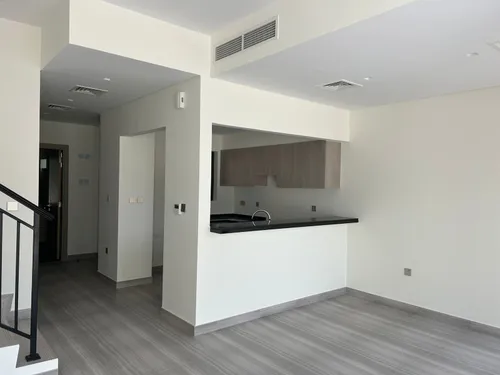 Stunning Townhouse | Prime Location | Modern