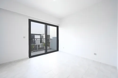 3 Bedrooms Townhouse in La Rosa 3