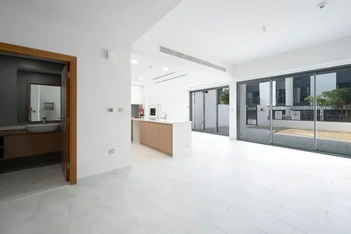 3 Bedrooms Townhouse in La Rosa 3