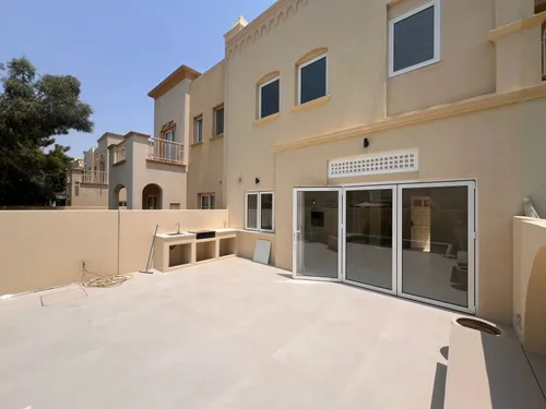 3 Bedrooms Townhouse in springs 8