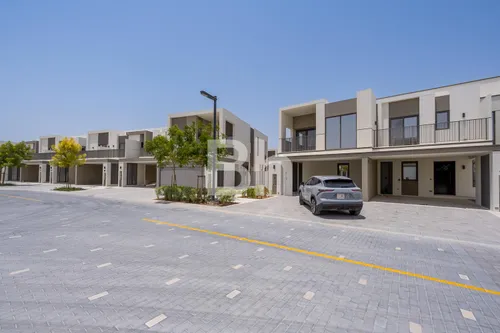 Single Row | Walk To Rgs | Brand New | 4BR