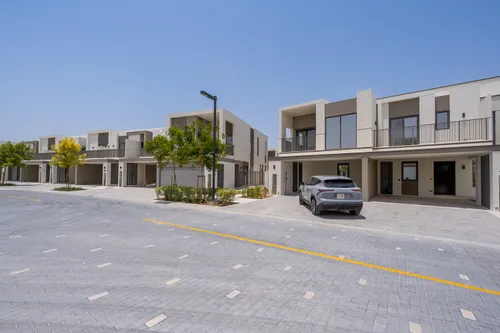 Single Row | Walk To Rgs | Brand New | 4BR