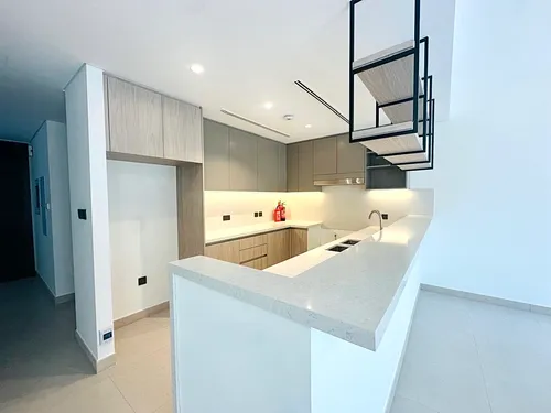 3 Bedrooms Townhouse in Aura