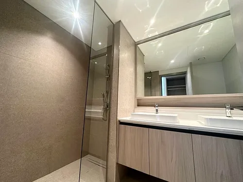 3 Bedrooms Townhouse in Aura
