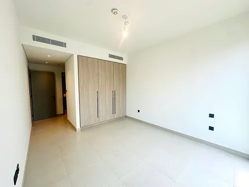 3 Bedrooms Townhouse in Aura