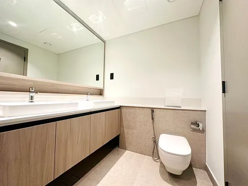 3 Bedrooms Townhouse in Aura