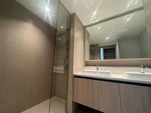 3 Bedrooms Townhouse in Aura