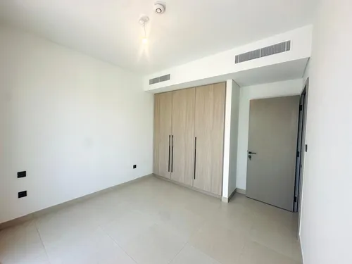 3 Bedrooms Townhouse in Aura