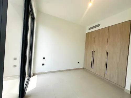 3 Bedrooms Townhouse in Aura