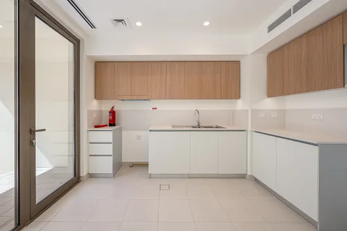 3 Bedrooms Villa in Parkside 1