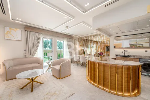 2 Bedrooms Townhouse in District 8N