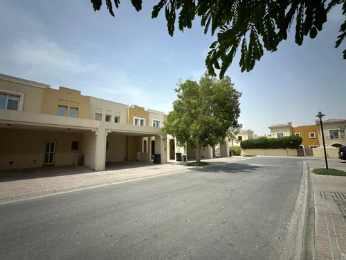 Vacant | Single Row | 3 Bed Plus Study |