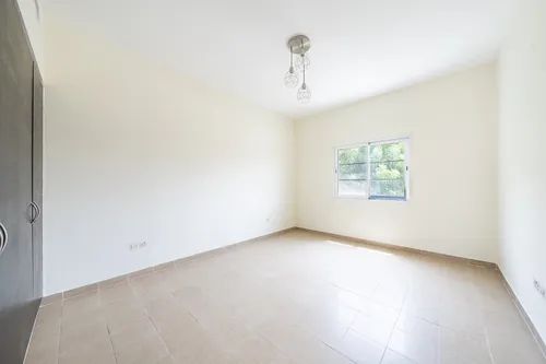 Rare Original 2 Bed Plus Study | School Nearby