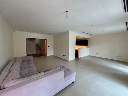 3 Bedrooms Townhouse in District 5C