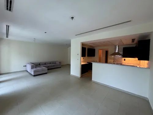 3 Bedrooms Townhouse in District 5C
