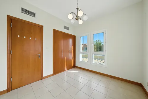 3 Bedrooms Villa in Al Reem 1