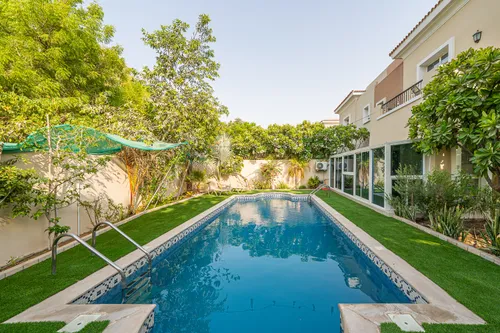 3 Bedrooms Villa in Al Reem 1