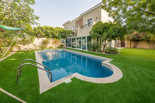 3 Bedrooms Villa in Al Reem 1