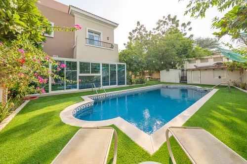 3 Bedrooms Villa in Al Reem 1