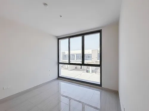 3 Bedrooms Townhouse in Gardenia Townhomes