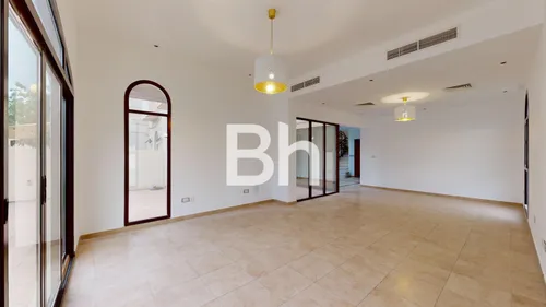 Corner Unit | Single Row | Ready to Move in