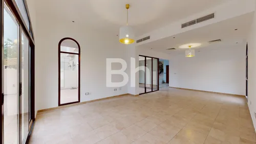 Corner Unit | Single Row | Ready to Move in