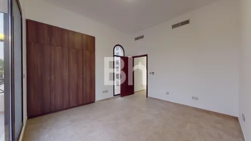 4 Bedrooms Townhouse in Naseem