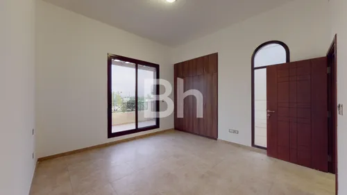 4 Bedrooms Townhouse in Naseem