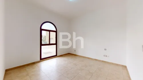 4 Bedrooms Townhouse in Naseem