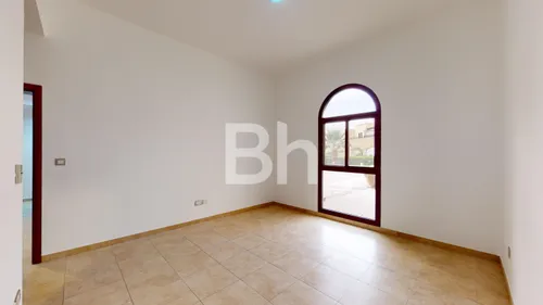4 Bedrooms Townhouse in Naseem