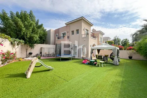 Expansive Plot | Lake View | Corner unit