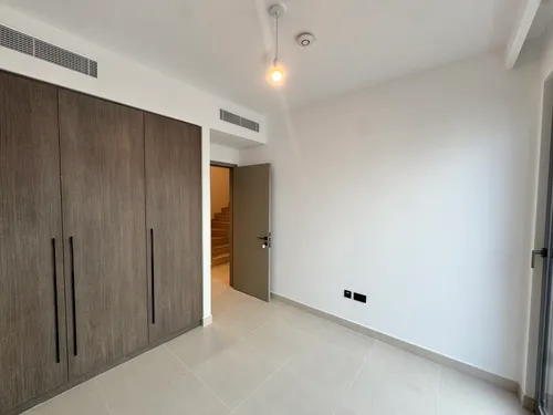 4 Bedrooms Villa in Aura 1