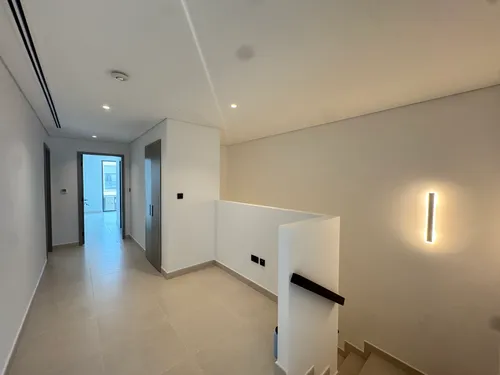 4 Bedrooms Villa in Aura 1