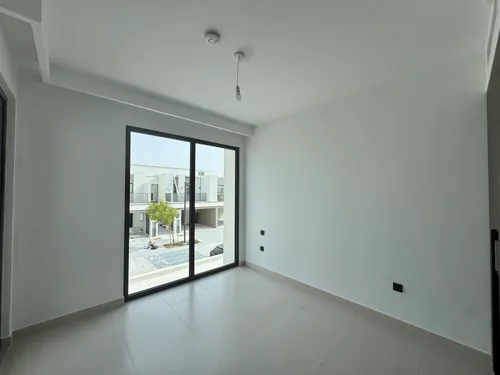 4 Bedrooms Villa in Aura 1