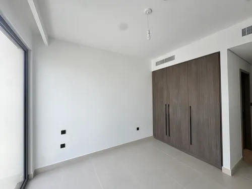 4 Bedrooms Villa in Aura 1