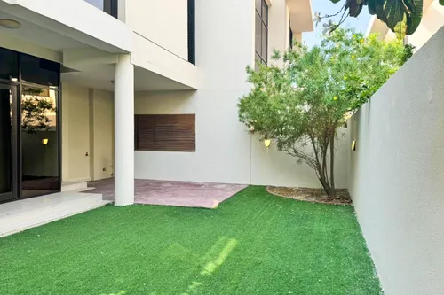 3 Bedrooms Townhouse in Richmond