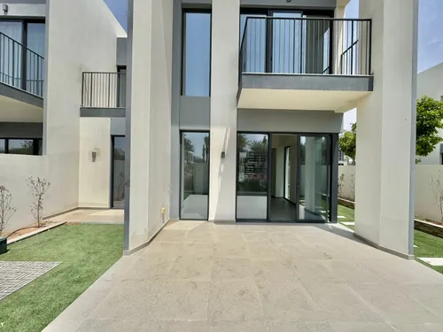 4 Bedrooms Townhouse in Eden