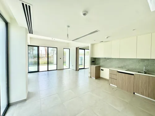 4 Bedrooms Townhouse in Eden