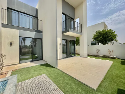 4 Bedrooms Townhouse in Eden