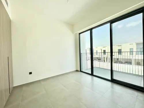 4 Bedrooms Townhouse in Eden