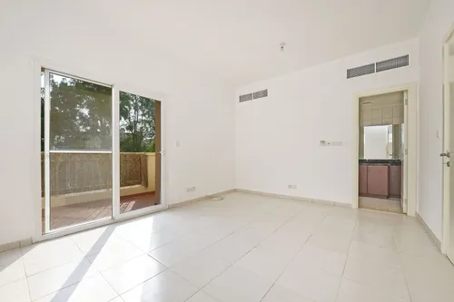 3 Bedrooms Townhouse in Springs 7