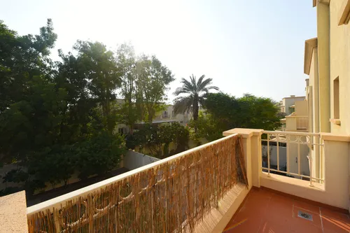 3 Bedrooms Townhouse in Springs 7