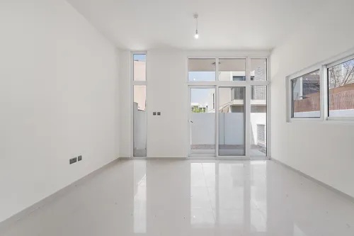 3 Bedrooms Townhouse in Aurum Villas