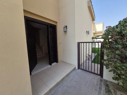 4 Bedrooms Townhouse in Mira 3