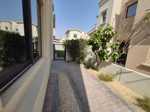 4 Bedrooms Townhouse in Mira 3