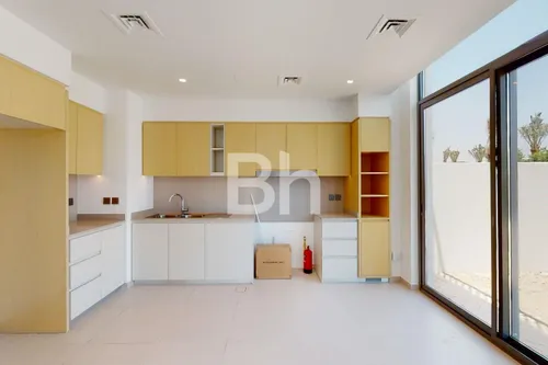 4 Bedrooms Townhouse in Spring