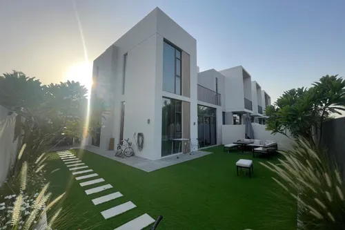 Single Row | 4 Cheques | Maids | Modern Finish