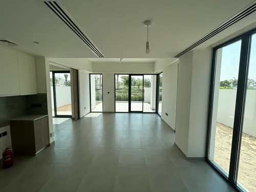 4 Bedrooms Townhouse in Eden