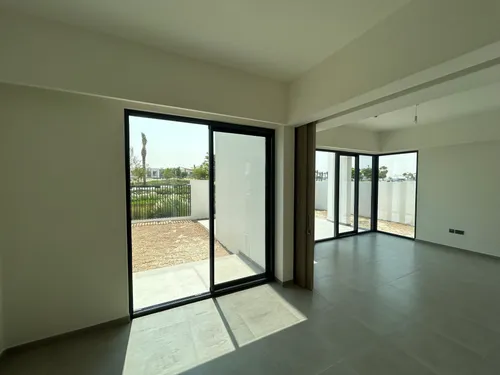 4 Bedrooms Townhouse in Eden