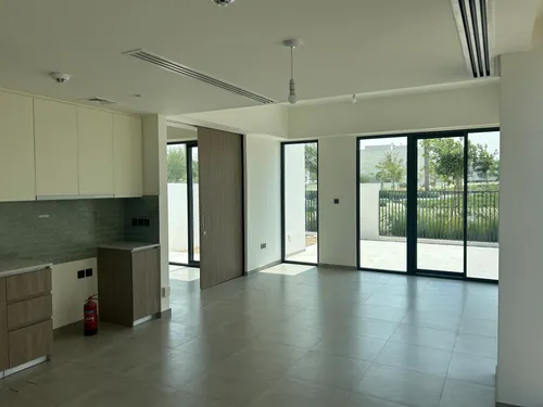 4 Bedrooms Townhouse in Eden
